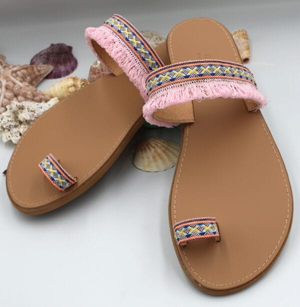Χειροποίητα Σανδάλια με boho τρέσα